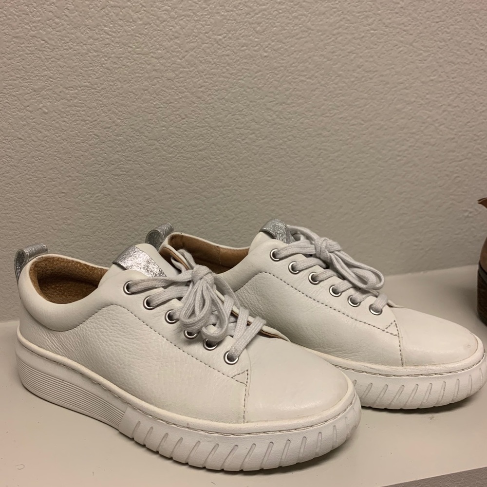 Sofft white leather tennis shoes